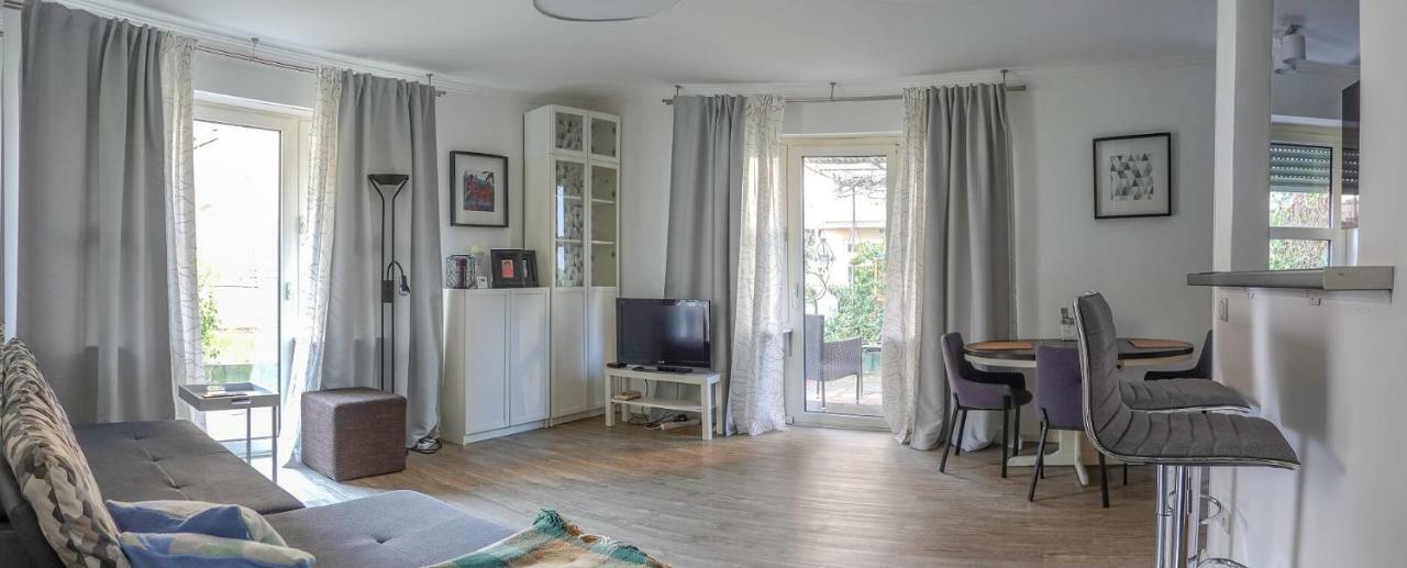 Ruhige Ferienwohnung Mitten In Wiesbaden Exterior photo